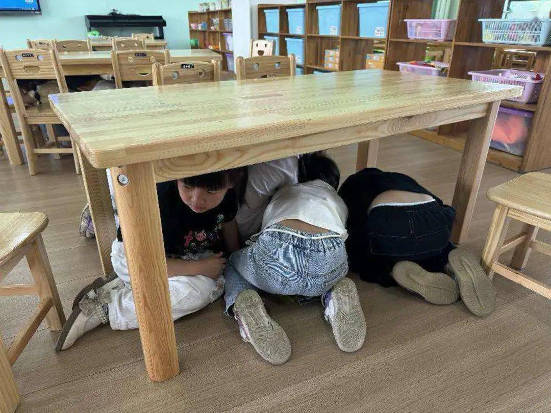 文宫〗幼儿园防震减灾安全演练