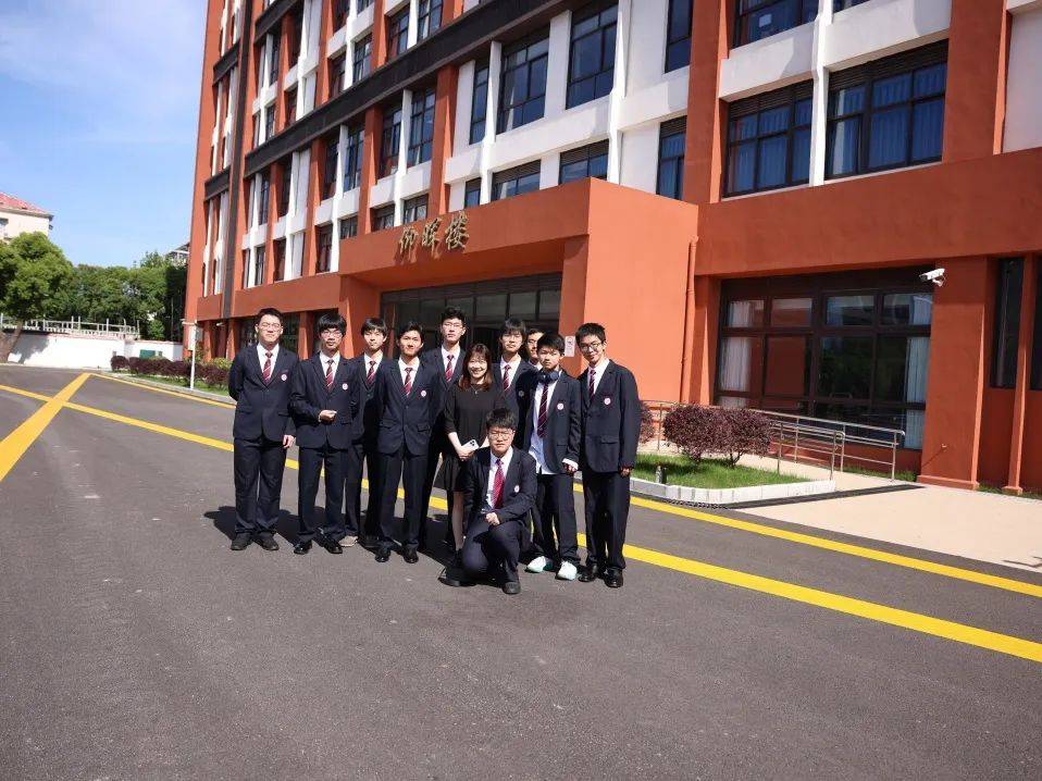 定格美好时光!交中2024届毕业照精彩瞬间