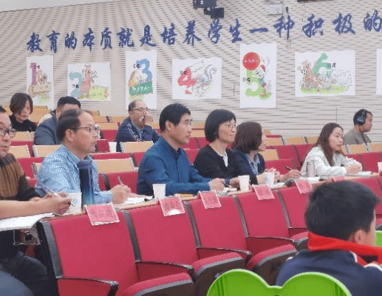 黄梅中心小学代表团来访金陵小学参观交流,金陵小学华琴副校长,办公室