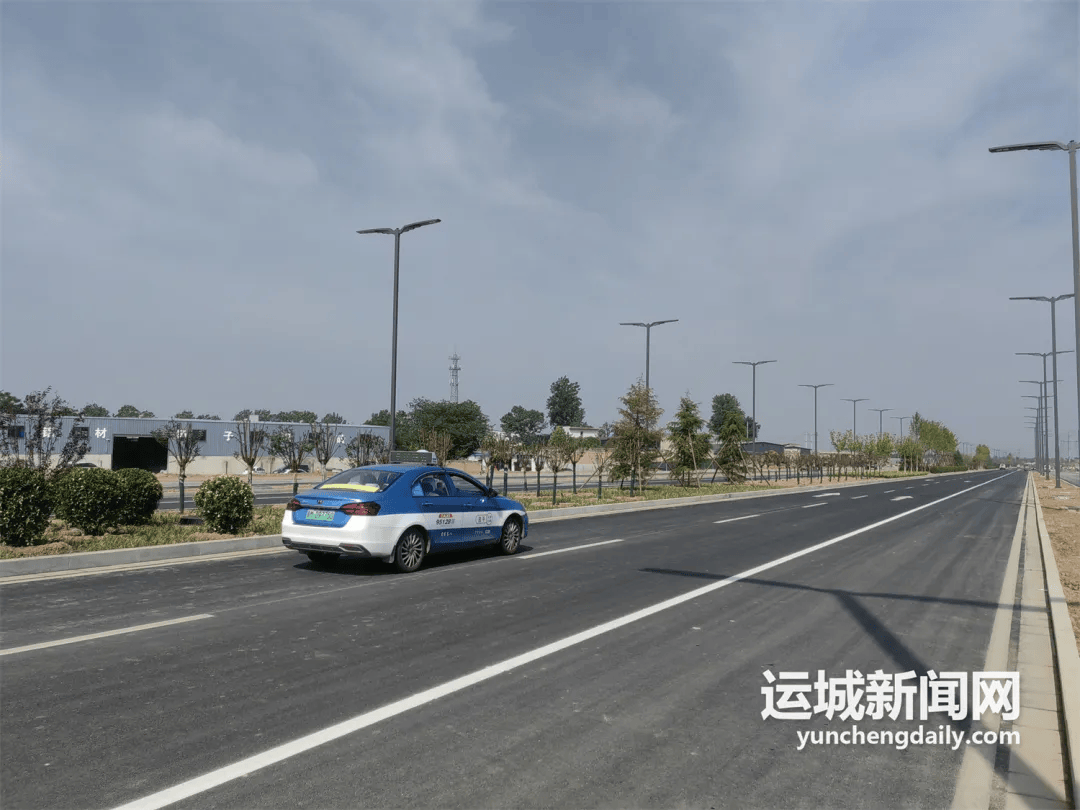 5月8日9时许,顺着运城北站前的迎宾街开车可快速驶入新开通的安邑西路