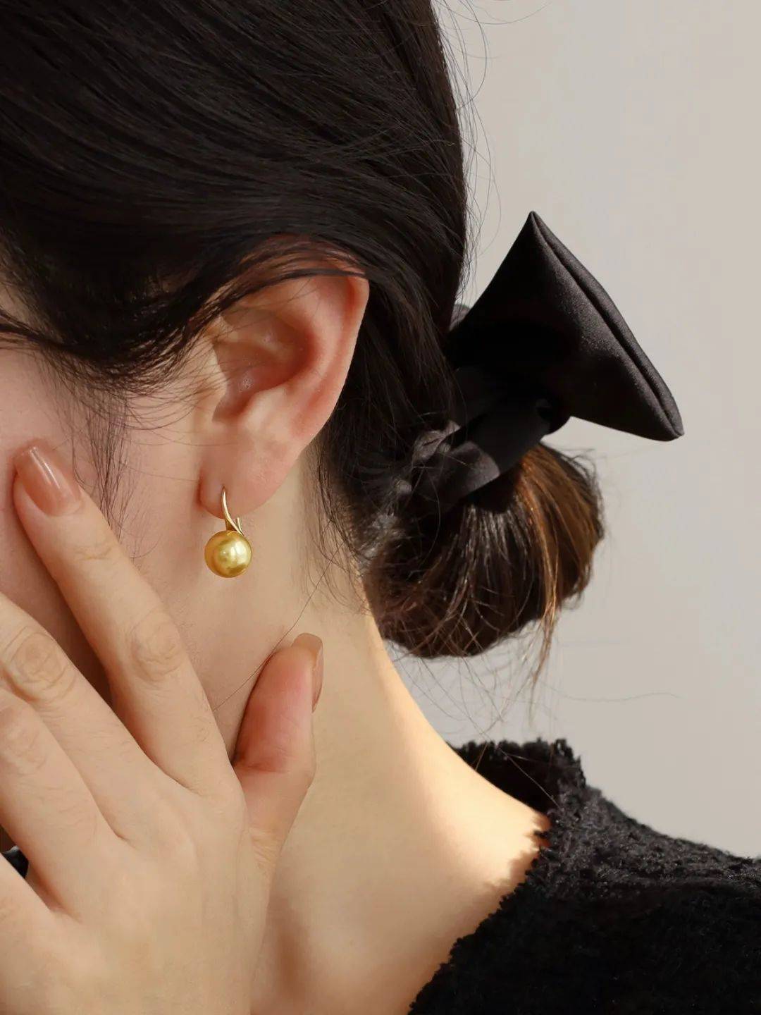 珍珠款式有「值得入手」排行榜,我觉得高跟鞋珍珠耳环一定跻身前三!