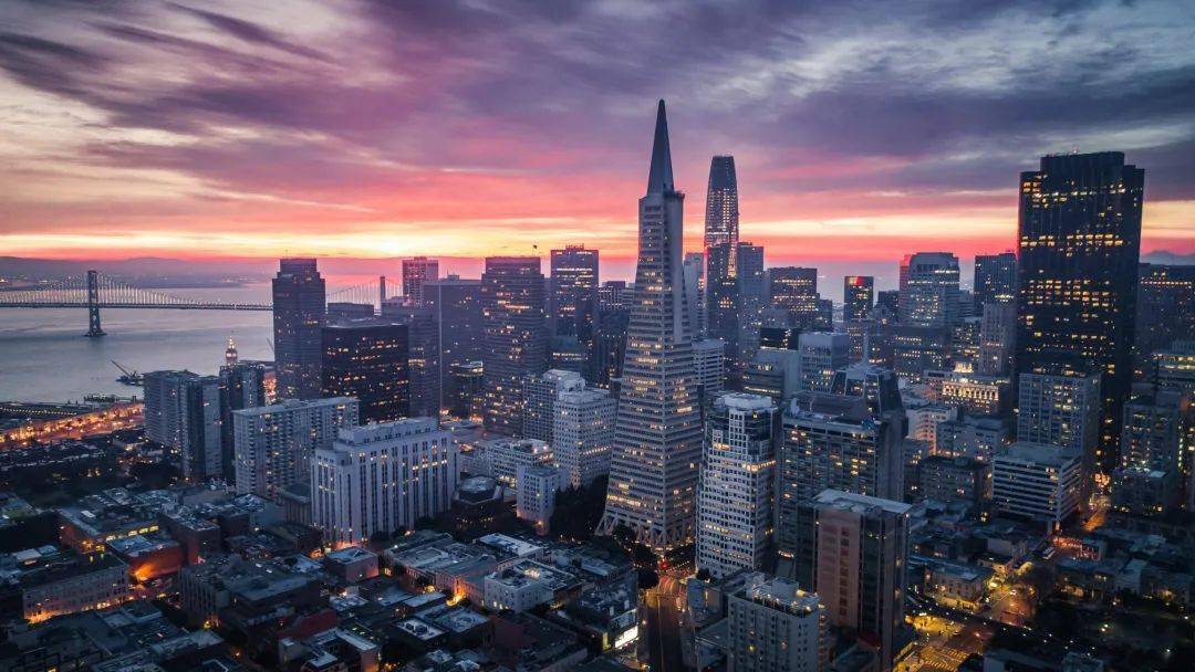 美国港口城市旧金山的传统有轨电车