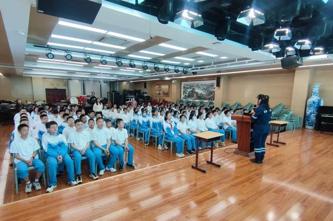 【57中学动态 | 名家进校园】防震减灾科普,共筑平安校园——国家应急