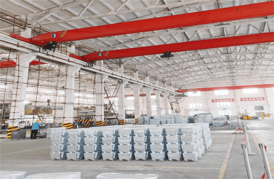 当日,公司有十多车锌合金锭,锌锭,铸造用锌合金锭的产品订单需要"三拼