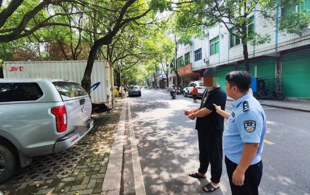 上犹车主,在你车上贴"涉黄二维码"的人抓到了