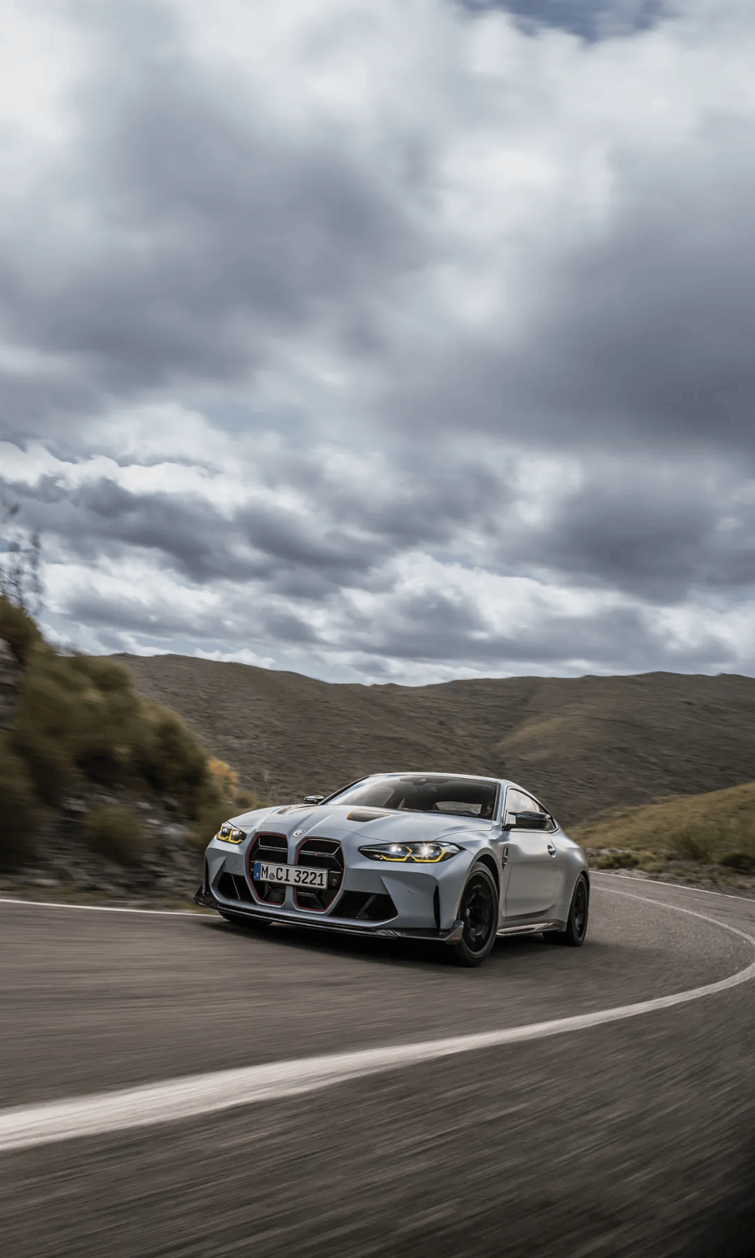 手机壁纸,点击图片,长按保存图片,在手机"设置"中添加成桌面或锁屏