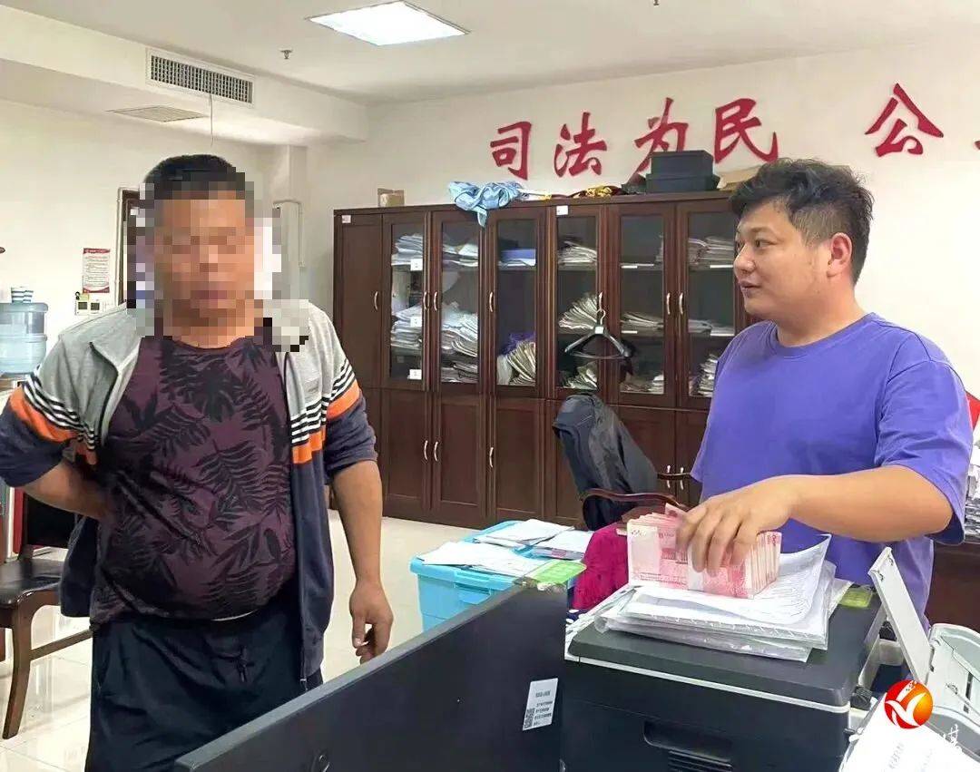 花垣1名被执行人主动缴纳28000元罚金_何某某_花垣县_雷霆