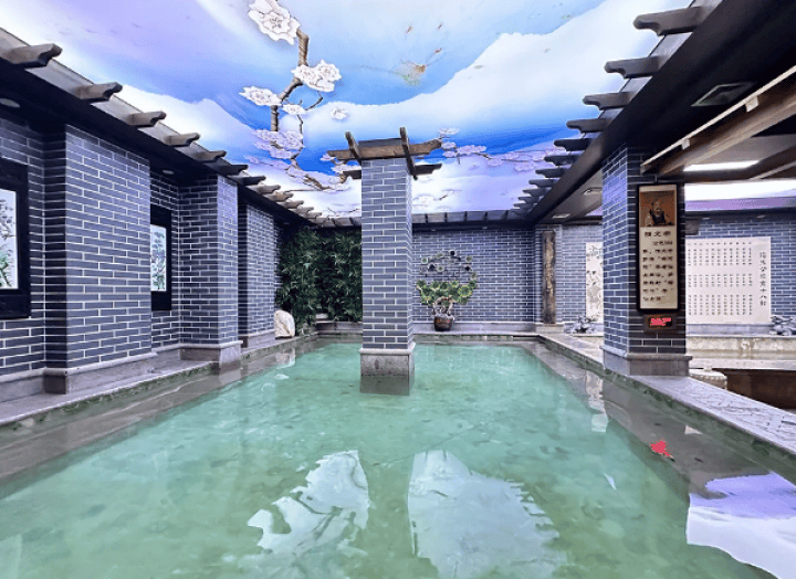 温泉印象体验馆推出了母亲节当天,60周岁以上母亲凭身份证免费搓澡的