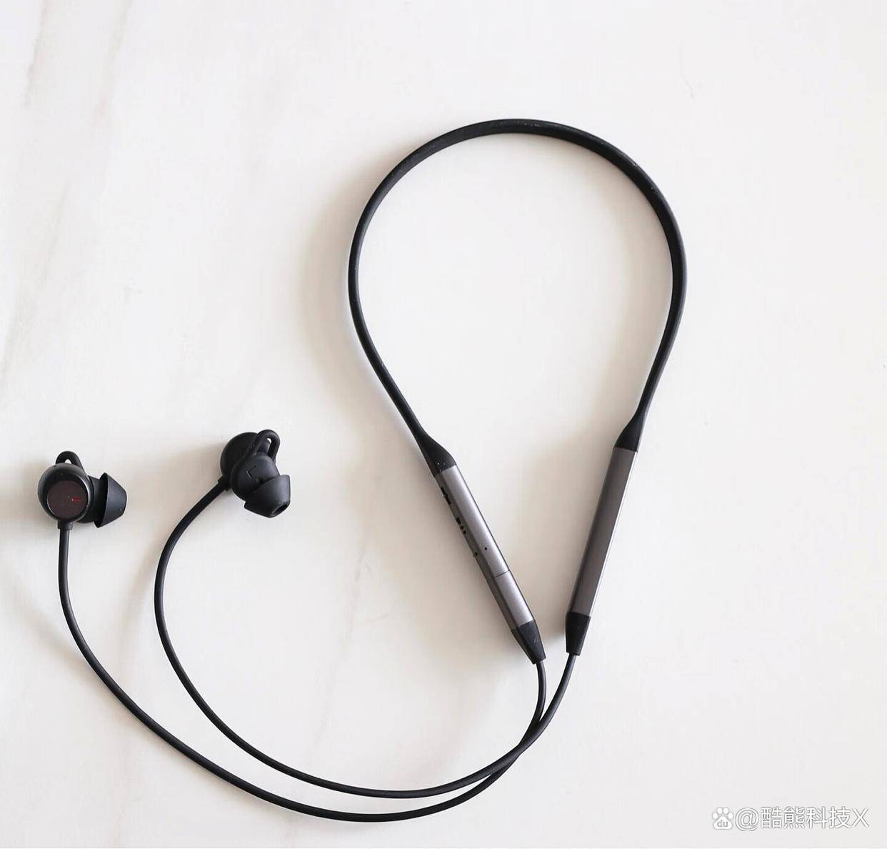 专为运动定制,华为颈挂耳机freelace pro 2:狂奔不掉,防水防汗