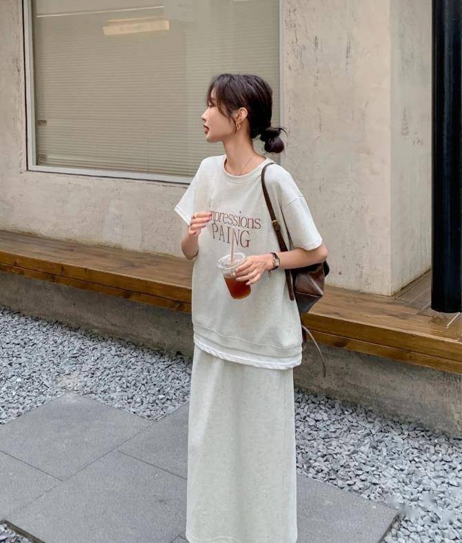 t恤   半身裙这么穿,太美了