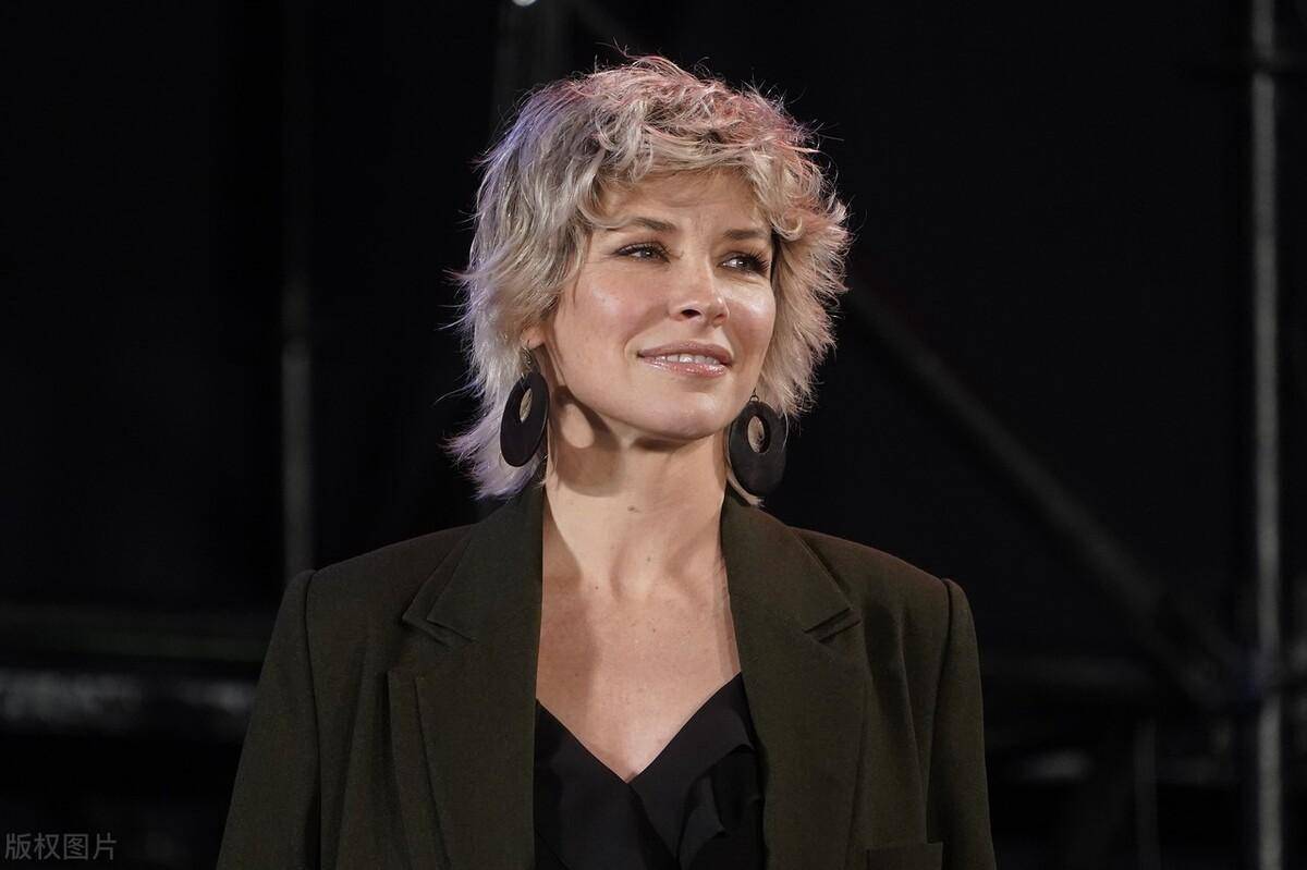 伊万杰琳·莉莉这身材,这才是尤物啊!