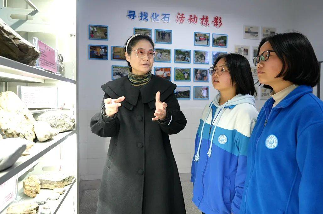 近年来,道真中学先后被授予"海洋育苗项目先进单位""海洋教育智慧教学