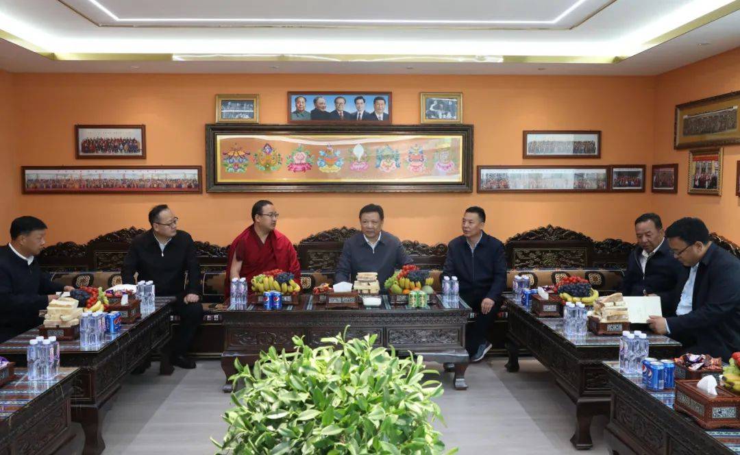 班果来到金塔寺,宏觉寺,班禅驻西宁办事处,大佛寺调研,详细了解铸牢