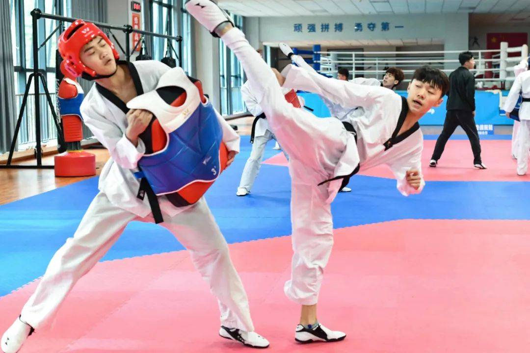 亳州市体校体育公益课丰富学生生活 助力青少年健康成长