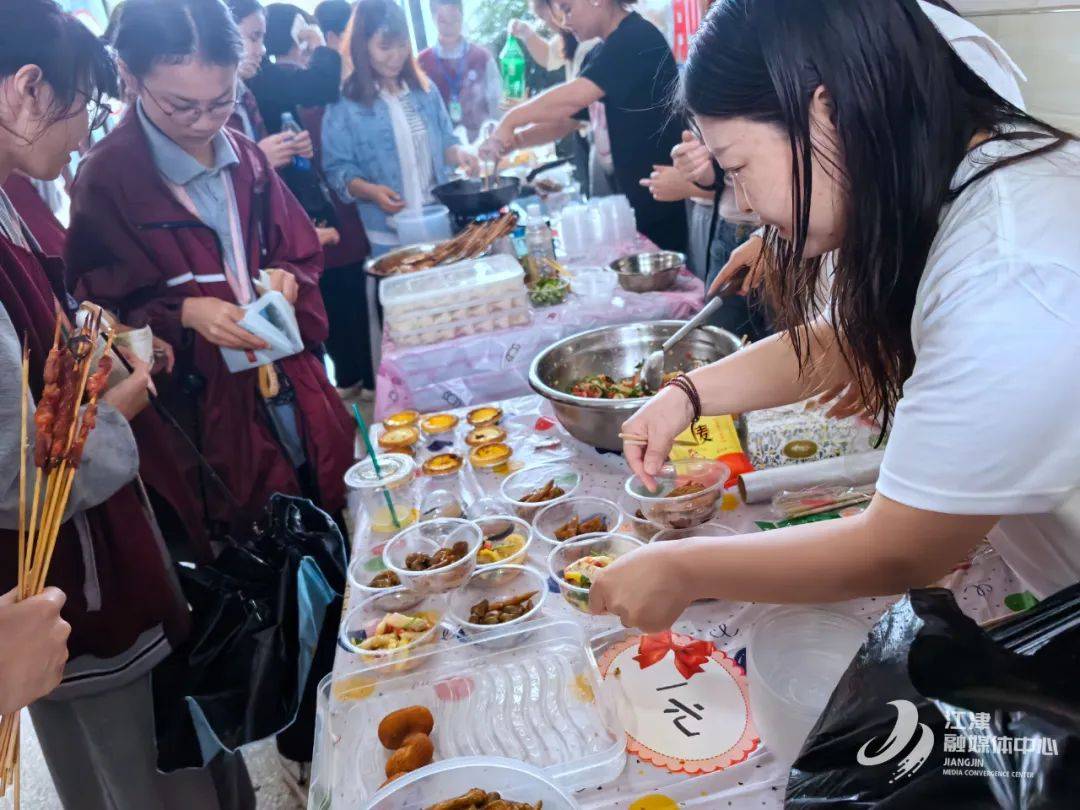 白沙中学文化美食节嗨翻天