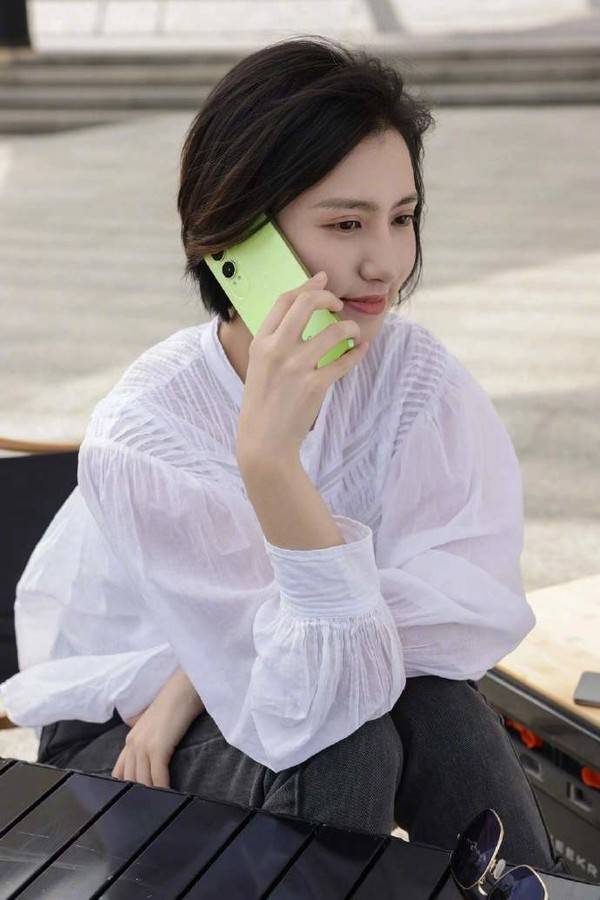 OPPO美女产品经理亲自代言OPPO K12x 这手机怪好看的