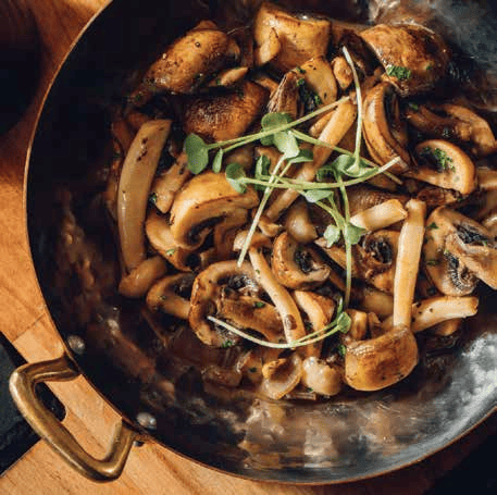 白兰地酒由各种水果酿制而成图片来源丨塞尔维亚旅游局塞尔维亚树莓也