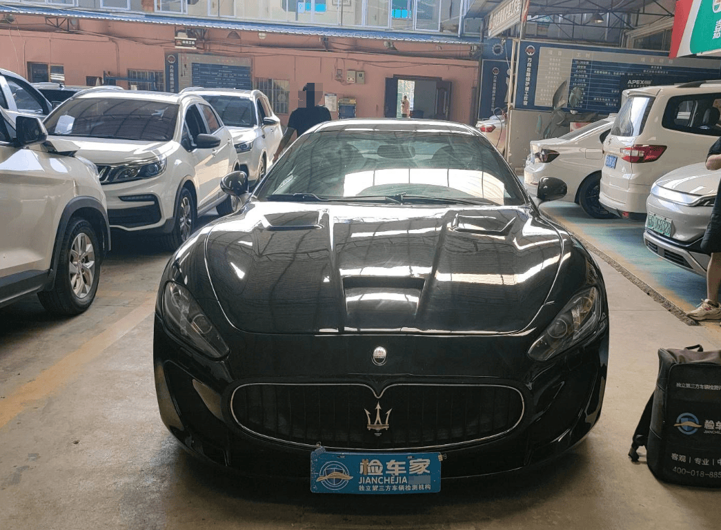 这辆开了9年的玛莎拉蒂gt30万能不能买?
