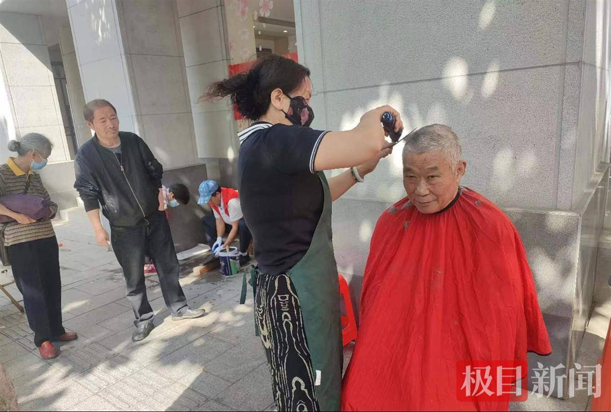 为居民的幸福生活加码,武汉三阳社区幸福驿站开展便民服务