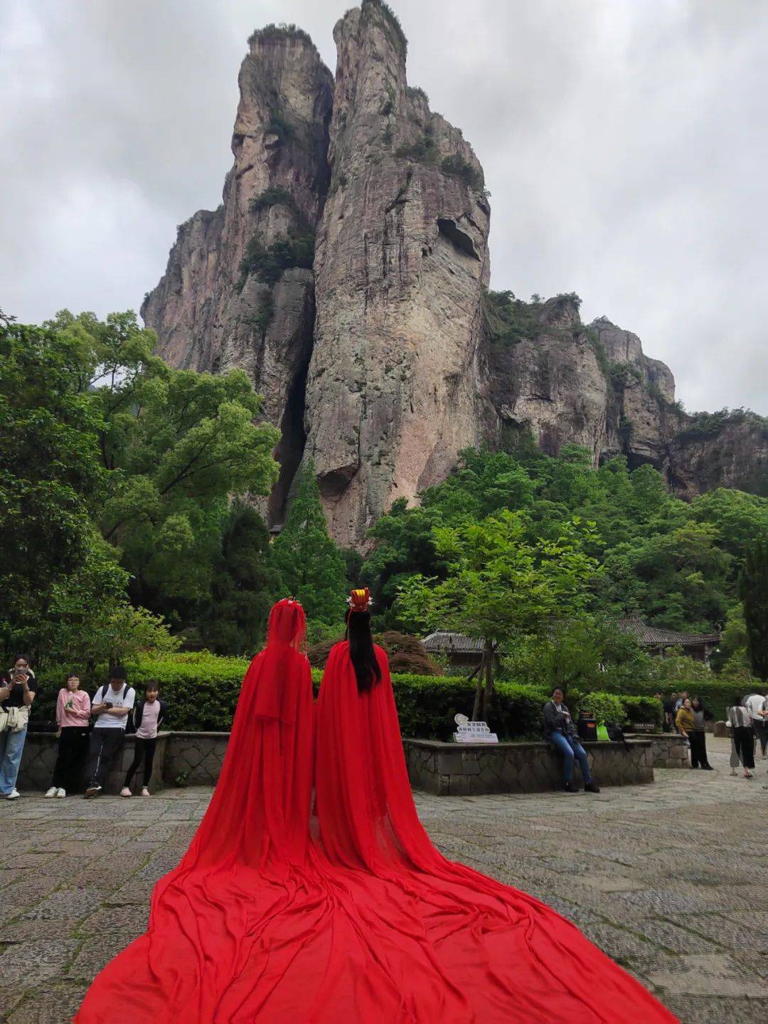 5月19日,10:00-16:30,在美丽的灵峰景区里,折子戏游园活动即将上演!