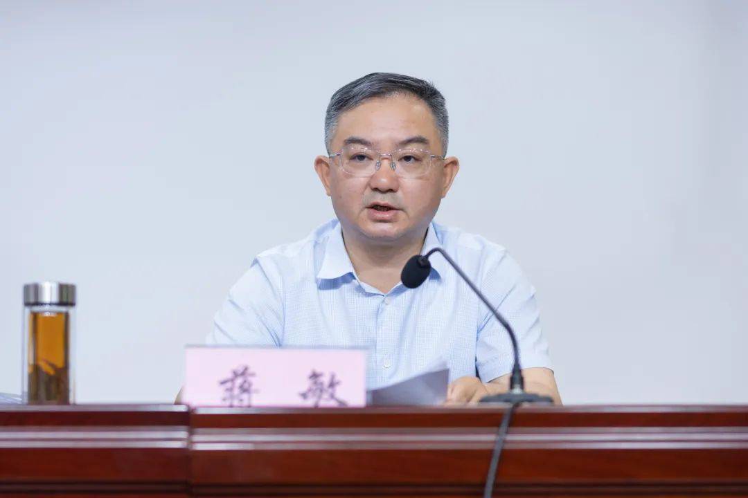 开发区党工委委员,管委会副主任陈学海对开发区防汛抗旱工作进行部署.