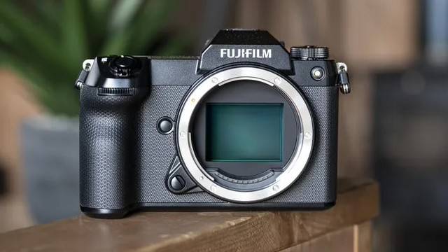 富士发布GFX系列中重量最轻相机GFX100SⅡ：1亿像素传感器，单机身4999美元