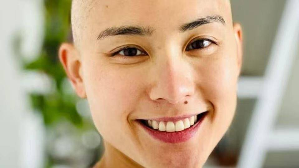 因病脱发她选择剃光头,30岁华裔名将在岩壁上挑战自我