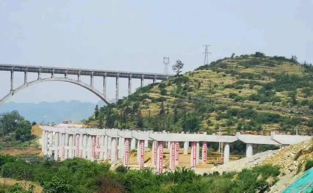 【围绕"四新"主攻"四化"】中铁六局助力普定高质量发展