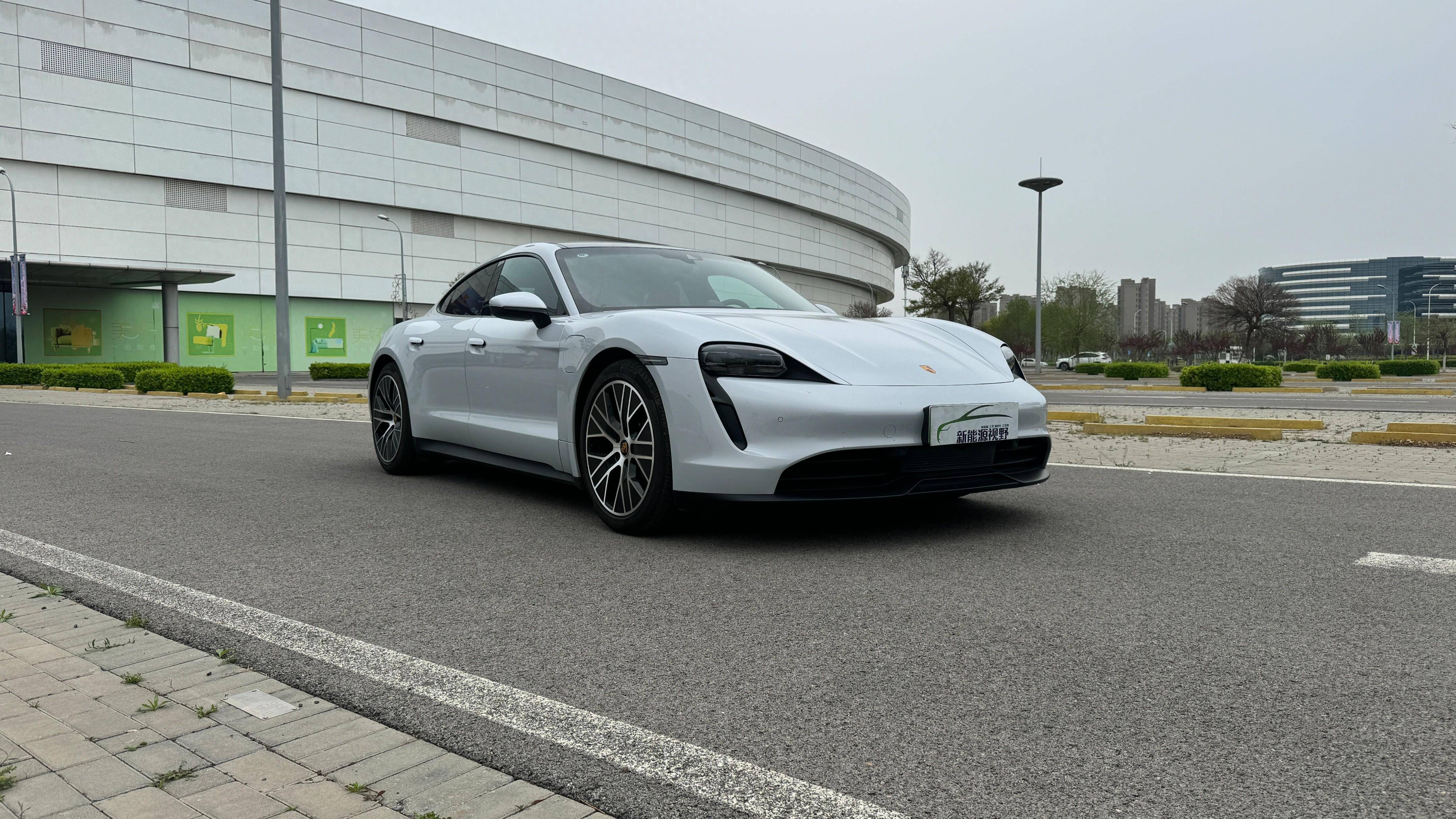 保时捷的驾控灵魂还有吗?试驾体验保时捷taycan