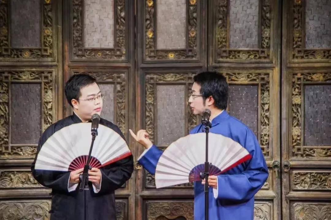 刘晋师承李派快板第二代传人董怀义先生云南省曲艺家协会会员昆明青年