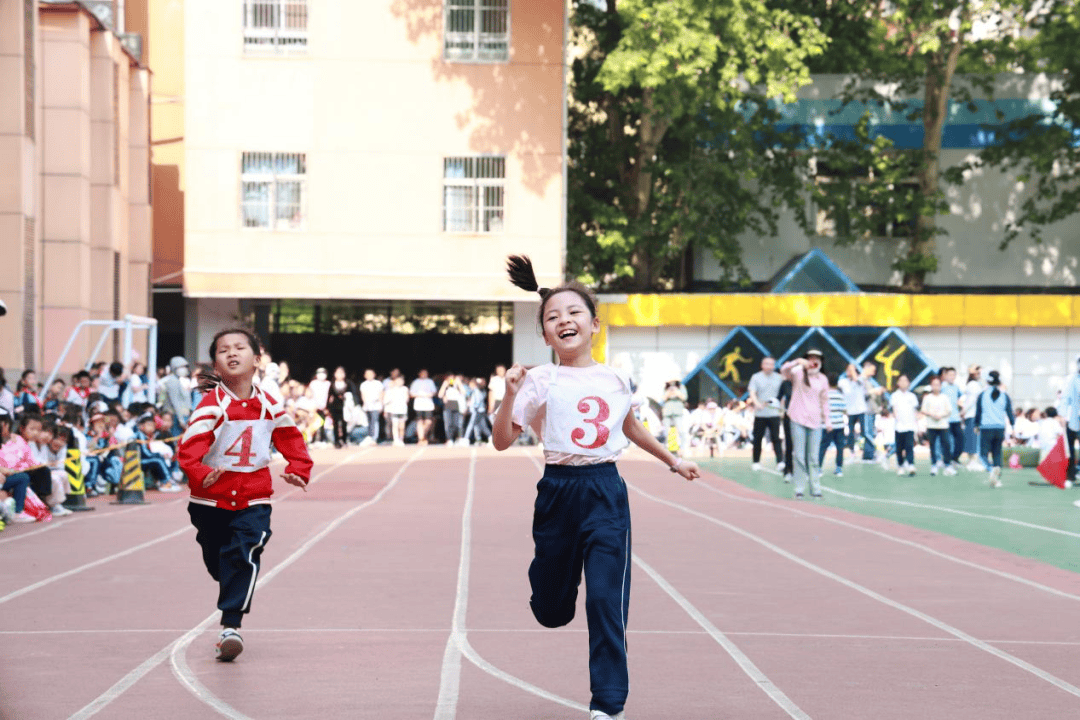 挥洒少年汗水 拓下青春印记——西安交通大学附属小学2024年春季田径