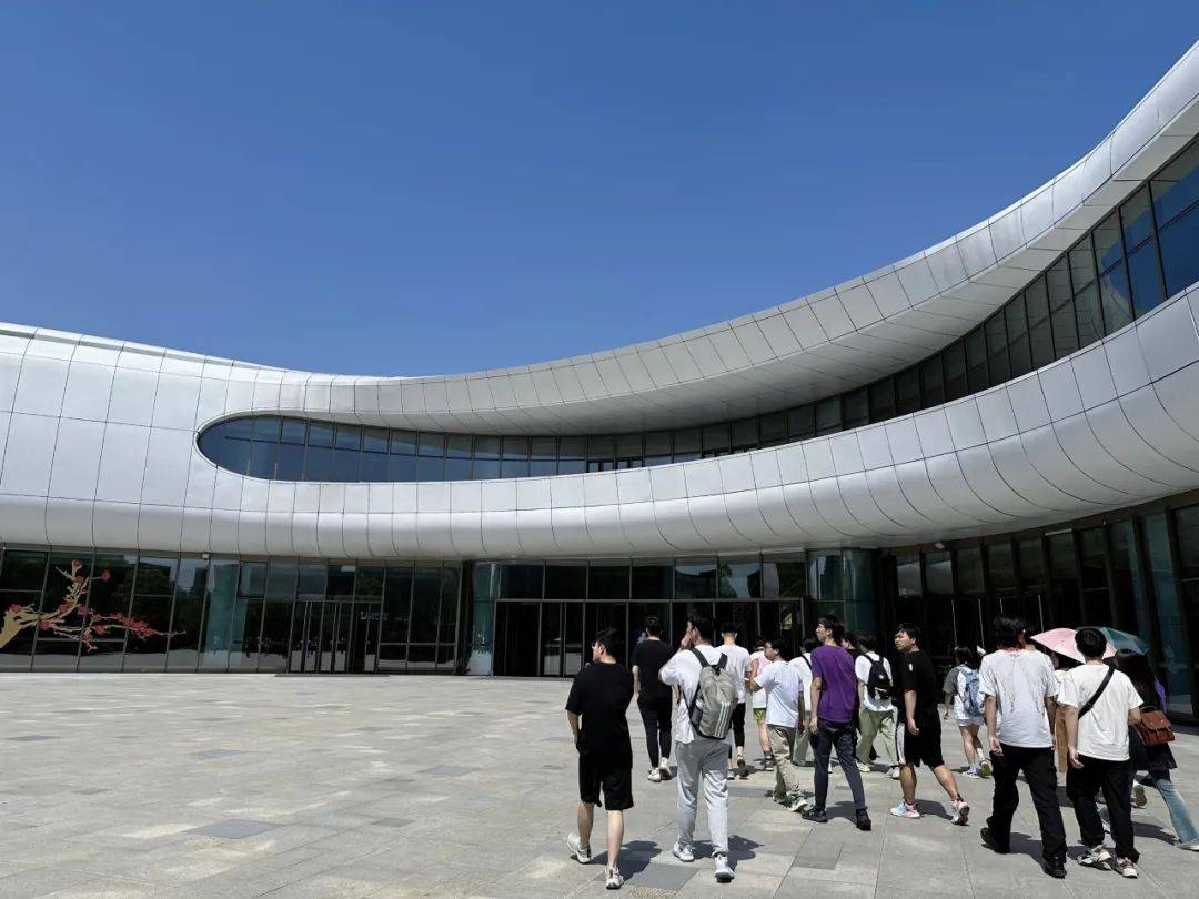 活动回顾 | 名企近距离:华为武汉研究所参观学习活动圆满举行!