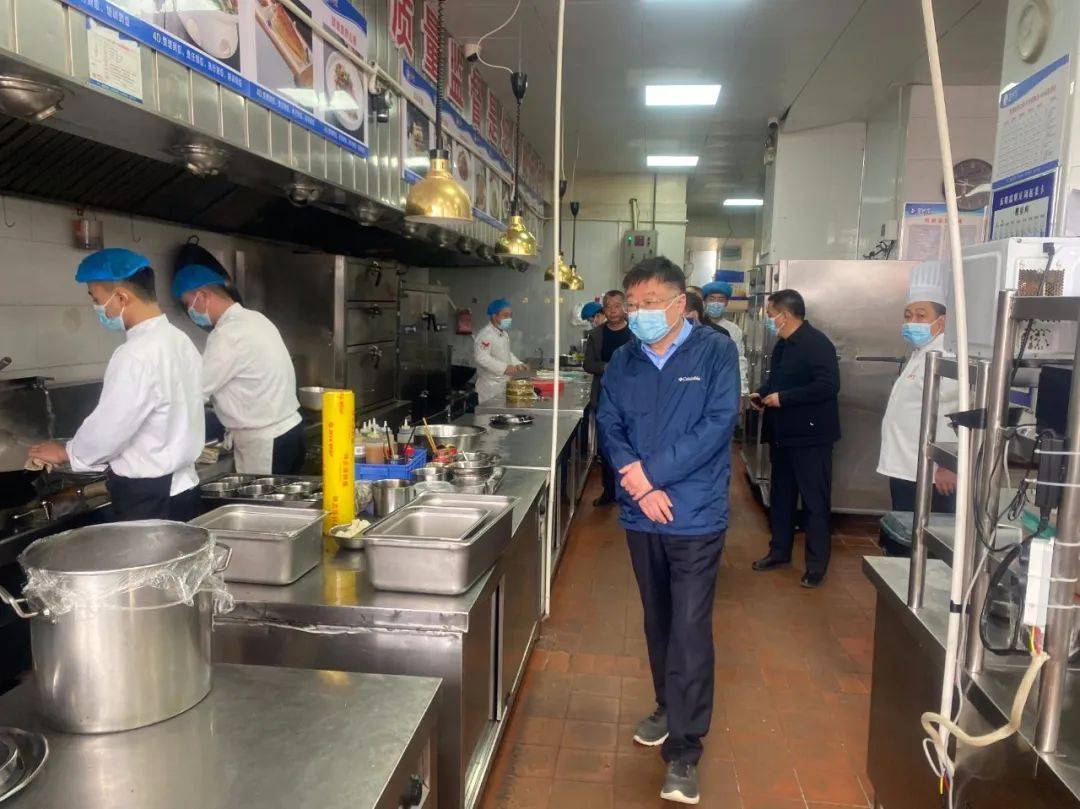 赵玉生督导检查食品安全工作