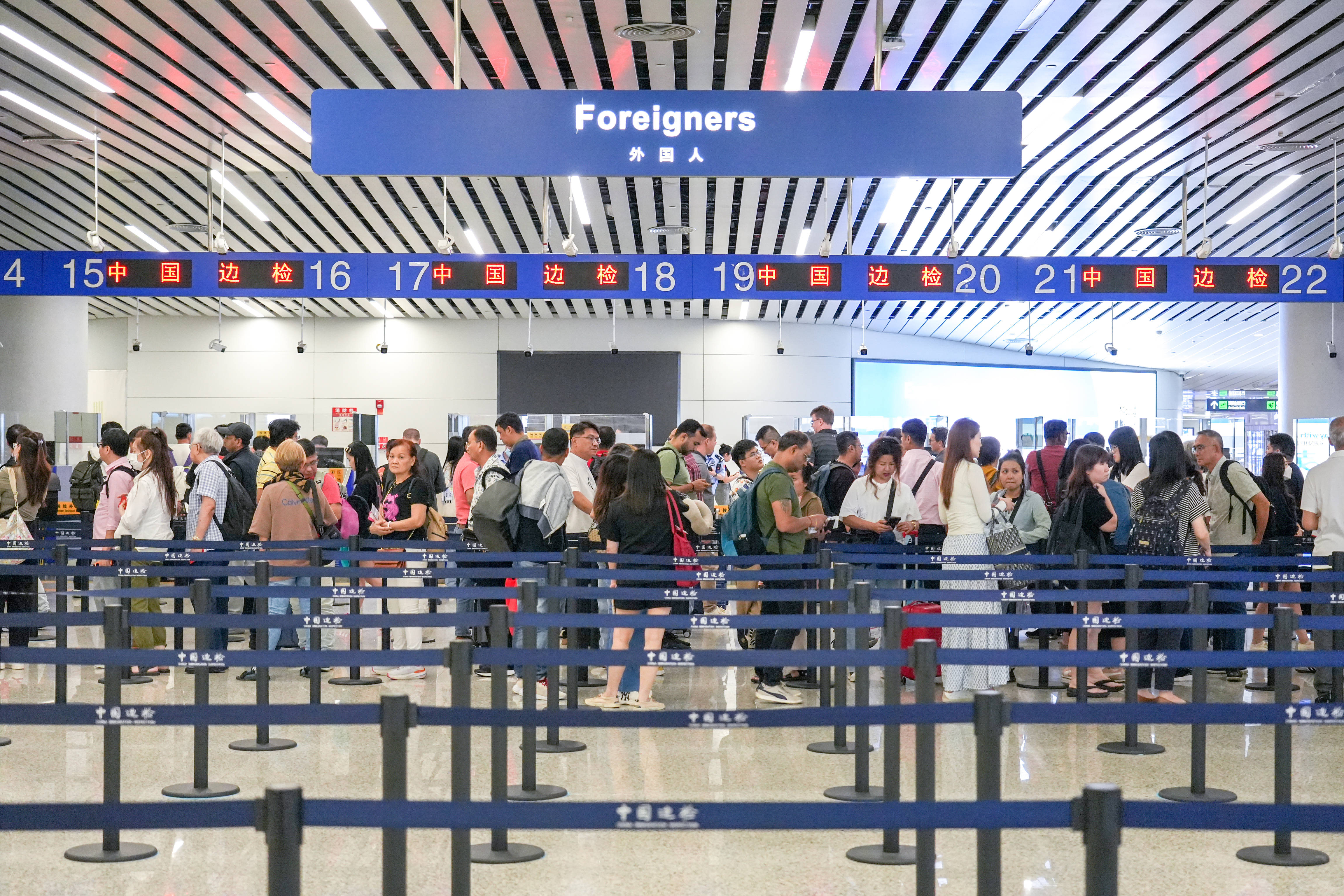 广州白云机场今年出入境客流量突破500万人次