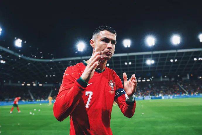 c罗,足球领域的传奇之路!