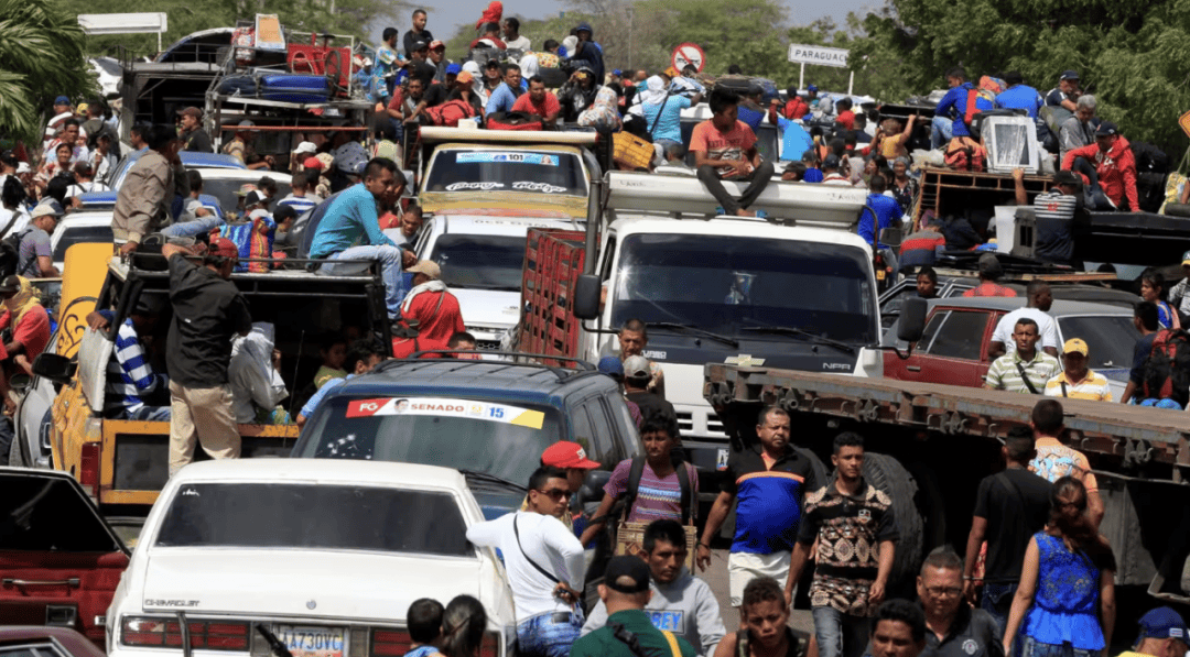 打开电脑,标注视频中的人,垃圾桶.