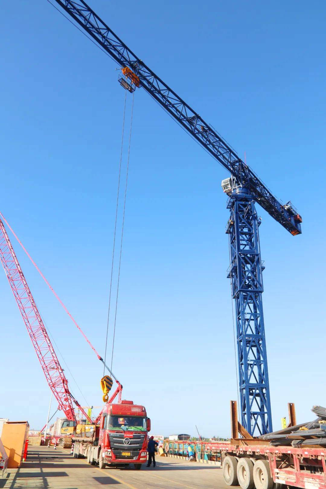 崇启公铁长江大桥主塔墩首台40吨塔吊试吊成功_启东_工作_高度