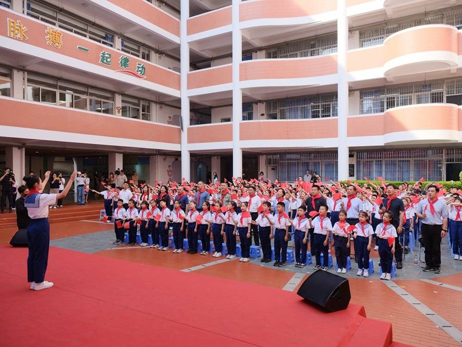 今日：管家婆精准资料免费大全-忻州市第十一中学学子赴 忻一中、高级中学开展研学教育实践活动