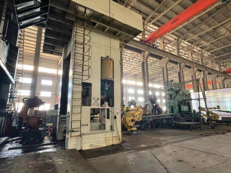 图为河北凯瑞管件制造股份有限公司的智能锻造生产线.