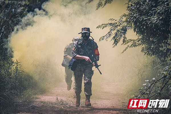 初夏大练兵 实战检真章 直击株洲市专武干部集训野营拉练
