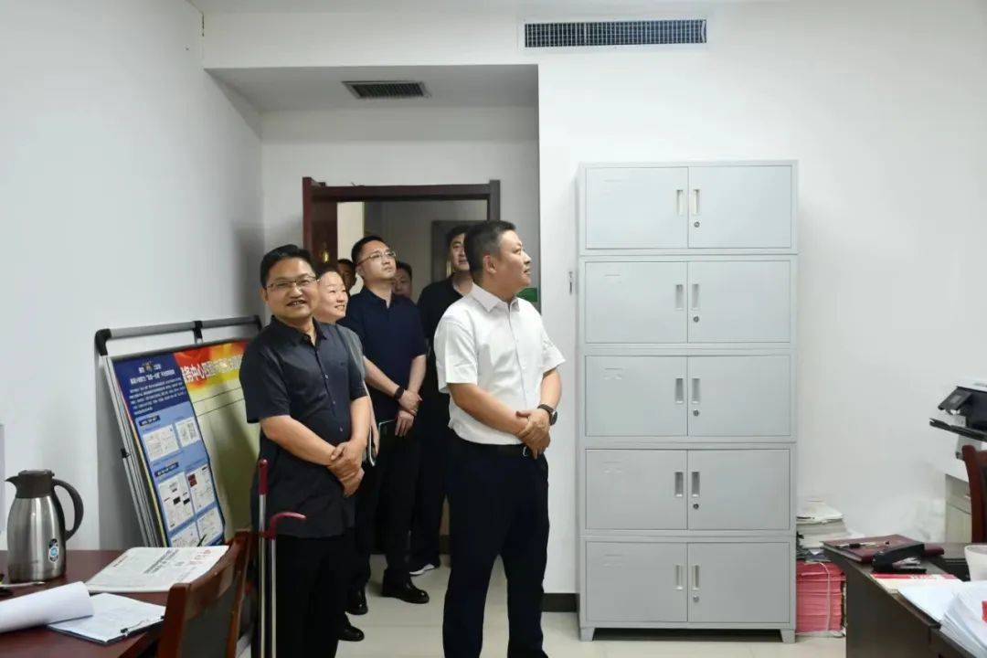 市领导周义华,范吉学,以及市政府