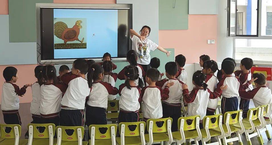课堂展风采——科尔沁区实验幼儿园开展实习教师公开课展示活动