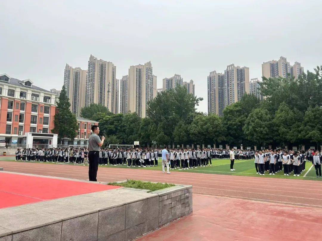张北成龙学校 新校区图片