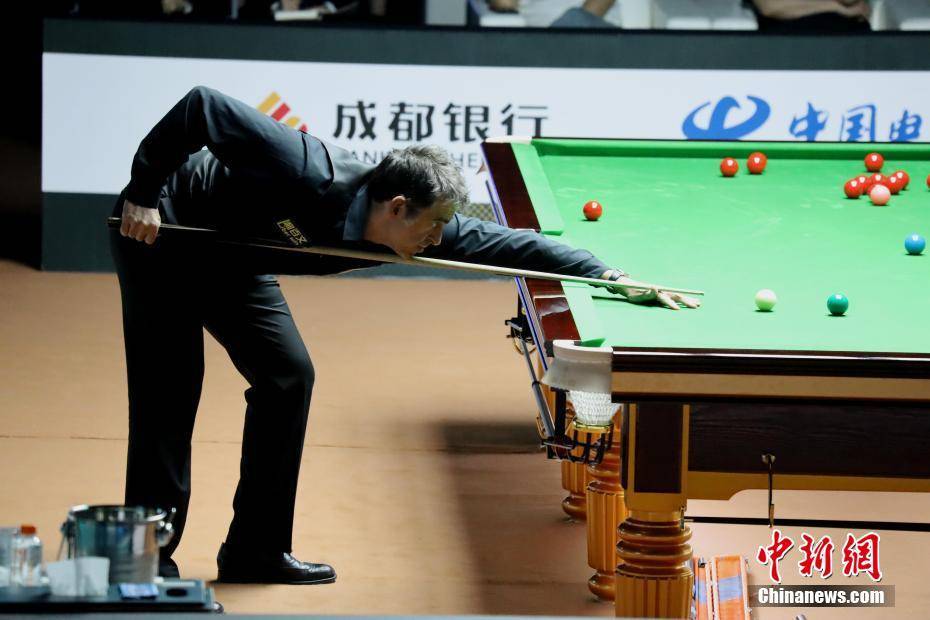 四川成都:丁俊晖对战奥沙利文上演斯诺克巅峰对决