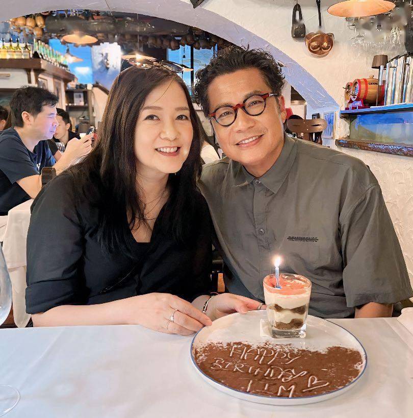 郑子诚与前妻育有一子刘倩怡其实是郑子诚的第二任妻子,郑子诚早年曾