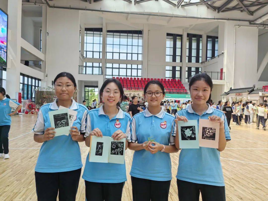 书画同源 艺海无涯——沿滩中学2024年新团员观摩书画展主题研学活动