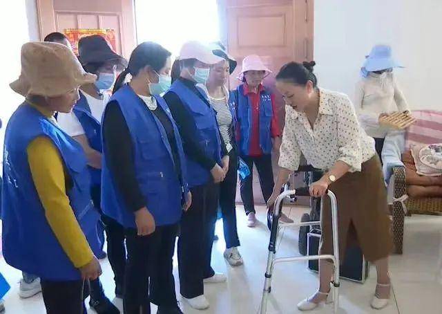 《云南日报》三版报道永仁县农村居家养老"幸福里"模式