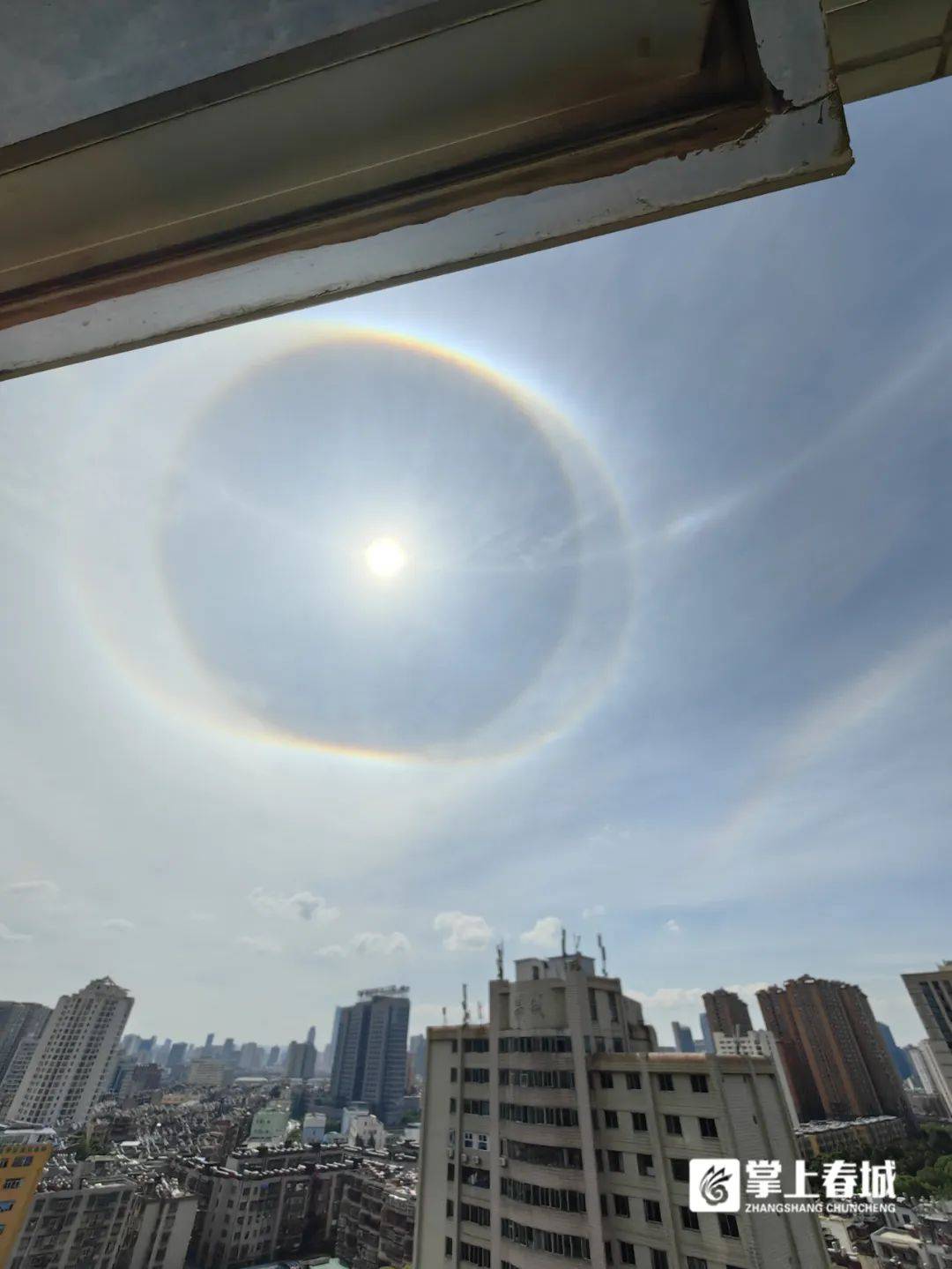 刚刚,昆明天空惊现神奇一幕!朋友圈都传疯了