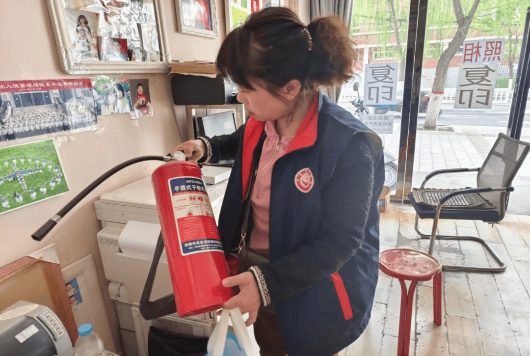 【榜样力量】有事,您就找小郭——中街街道万安门社区五月网格之星"小