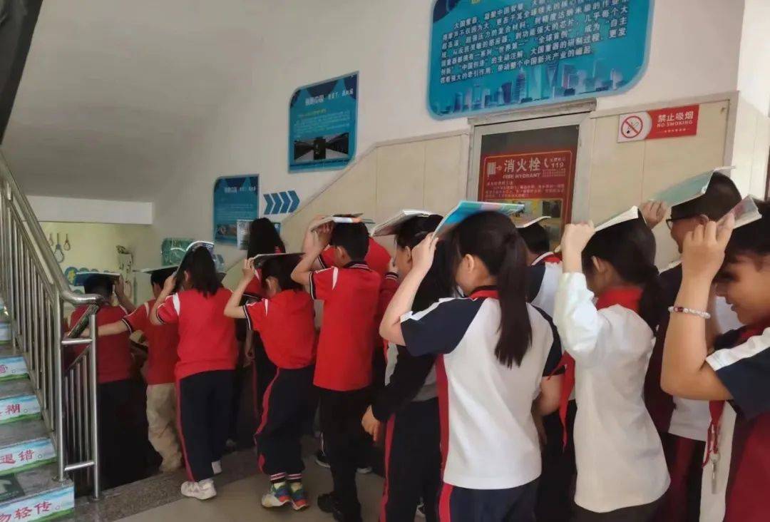 九中学组织开展"56112防灾减灾日"疏散演练活动廊坊市第二十五小学